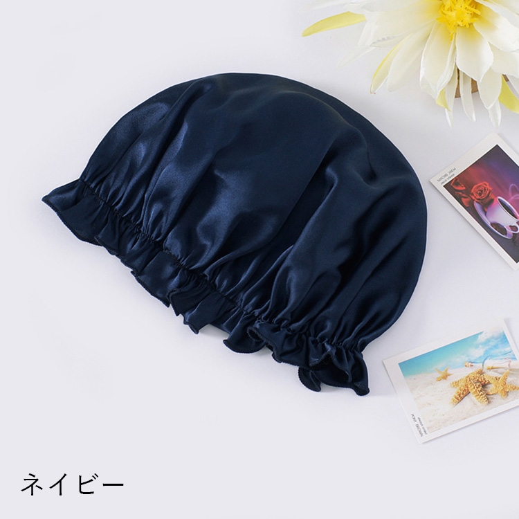 シルク100%の医療用ナイトキャップ。M/L/XLのサイズ展開で、脱毛や抗がん剤治療によりデリケートになった頭皮を摩擦レスで優しく保護します。