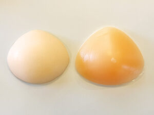 乳がん術後用シリコン製乳房パッドの比較