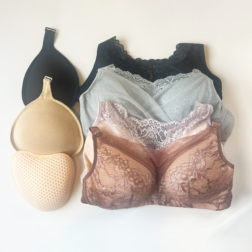 オンラインショップで販売している乳がん用パッドとブラジャー